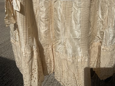 Lot 2507 - Dunhill Edwardian lady's motoring veil in brown silk with brown silk chiffon face covering also Edwardian lady's motoring petticoat with chamois leather and silk taffeta pin pleats, embroidered...