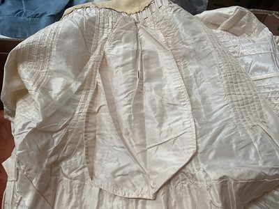 Lot 2507 - Dunhill Edwardian lady's motoring veil in brown silk with brown silk chiffon face covering also Edwardian lady's motoring petticoat with chamois leather and silk taffeta pin pleats, embroidered...