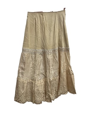 Lot 2507 - Dunhill Edwardian lady's motoring veil in brown silk with brown silk chiffon face covering also Edwardian lady's motoring petticoat with chamois leather and silk taffeta pin pleats, embroidered...