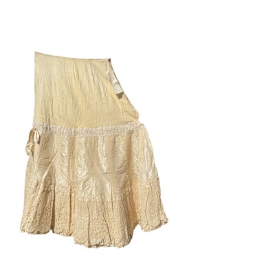 Lot 2507 - Dunhill Edwardian lady's motoring veil in brown silk with brown silk chiffon face covering also Edwardian lady's motoring petticoat with chamois leather and silk taffeta pin pleats, embroidered...