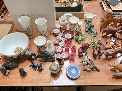 Lot 5149 - Sundry items, including Franklin Mint porcelain, Aysnley and Limoges, wooden carvings of animals, dolls of the world, etc