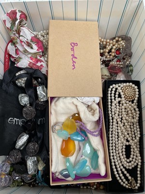 Lot 8 - Collection of various bead necklaces and bracelets