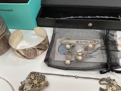 Lot 13 - Group of silver and white metal jewellery including amber pendants, other pendants, bangles, bracelets, brooches etc