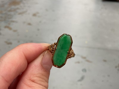 Lot 92 - Chinese yellow metal jade / green hardstone panel ring, stamped 14k, size L