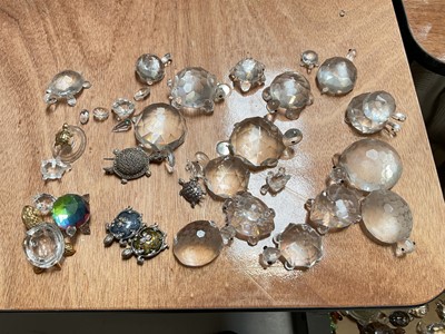 Lot 5184 - Collection of tortoise and turtle ornaments, including Swarovski, other crystal and glass, brooches, etc