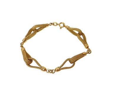 Lot 22 - 18ct gold bracelet with mesh loop links, 18.5cm long