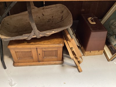 Lot 5197 - Sundry items, including an empty oak canteen, a wooden garden trug, easel, mirror and sewing machine