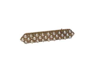 Lot 121 - Edwardian yellow metal seed pearl and rose cut diamond bar brooch, 40mm
