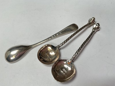 Lot 131 - Silver three piece condiment set with blue glass liners, five various silver salt spoons and a pair of silver pepperettes