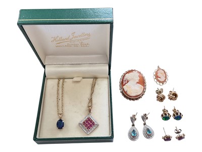 Lot 80 - Group of gold and yellow metal jewellery