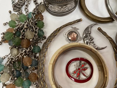 Lot 80 - Group of costume jewellery including white metal bangles, various beads, glass and gilt metal trinket box and other bijouterie
