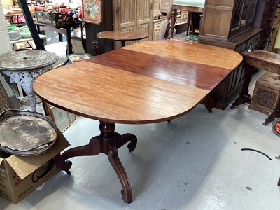 Lot 5410 - Victorian mahogany dining table measuring 206cm long