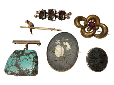 Lot 85 - 9ct gold bar brooch with a turquoise pendant suspended below, 9ct gold bar brooch mounted with an enamelled parrot, together with other antique and vintage brooches (6)