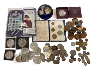 Lot 497 - G.B. - Mixed coinage to include Royal Mint brilliant UNC coin collection, silver Three Pences x 16 & other issues (Qty)