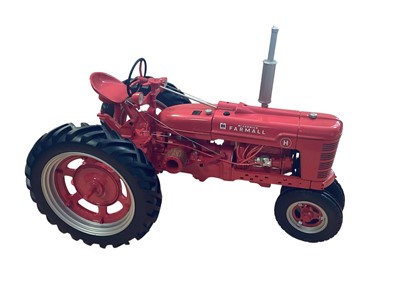 Lot 1754 - McCormack Farmall Model H precision diecast tractor model (1)