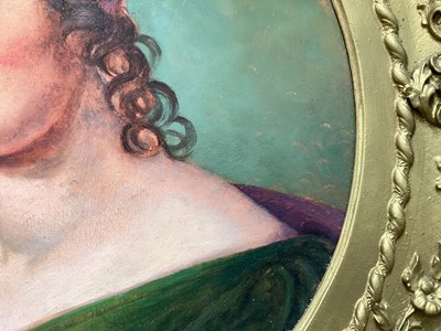 Lot 5031 - Early 19th century oil on canvas in ornate gilt frame - portrait of a lady, tondo.