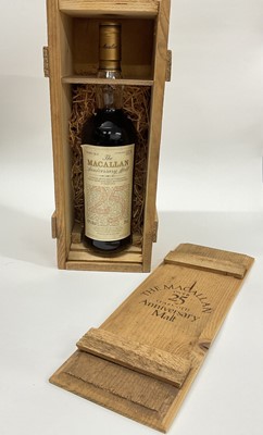 Lot 1 - The Macallan Anniversary Malt, 25 Years Old, 43%. 75cl., distilled 1968, bottled 1993, in original wooden case