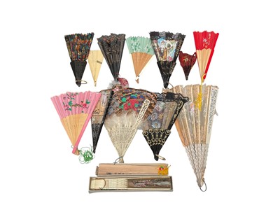 Lot 2543 - Mixed vintage accessories including feather wrap, handbags, silk wraps, gloves, various fans and vintage hair slides.
