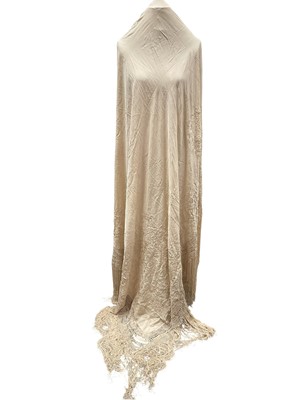 Lot 2544 - Selection of lace items to include a large Chinese cream silk shawl with deep fringing. Plus a long embroidered net lace stole with frills, a black lace square, and a black lace shawl.