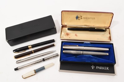 Lot 870 - Art Nouveau Sterling silver fountain pen, a Parker Sterling silver pen and other pens