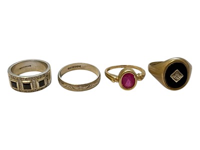 Lot 265 - 9ct white gold sapphire and diamond ring, 9ct white gold wedding ring, 9ct gold single pink stone ring and 9ct gold onyx signet ring (4)