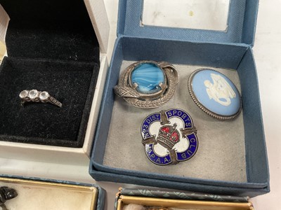 Lot 48 - Silver gate bracelet with padlock clasp, cameo brooch and pendant, vintage gilt metal wristwatch, other watches and bijouterie