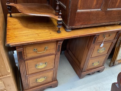 Lot 5407 - Edwardian twin pedestal writing desk with an arrangement of six drawers