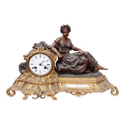Lot 120 - Early 20th century French spelter and marble mantel clock with classical figural surmount