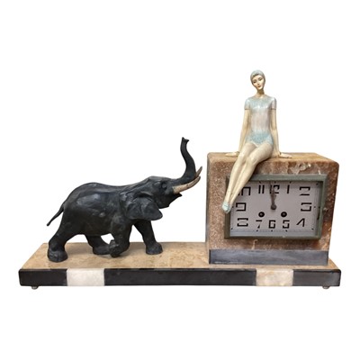 Lot 116 - French Art Deco elephant mantel clock