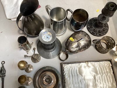 Lot 5166 - Collection of antique and later vintage silverplated items, and metalwork