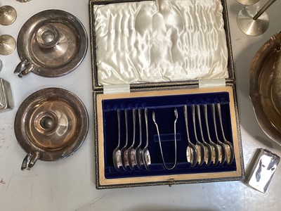 Lot 5166 - Collection of antique and later vintage silverplated items, and metalwork