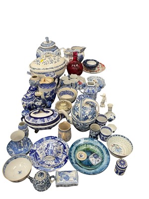 Lot 162 - Collection of blue and white Chinese and other ceramics