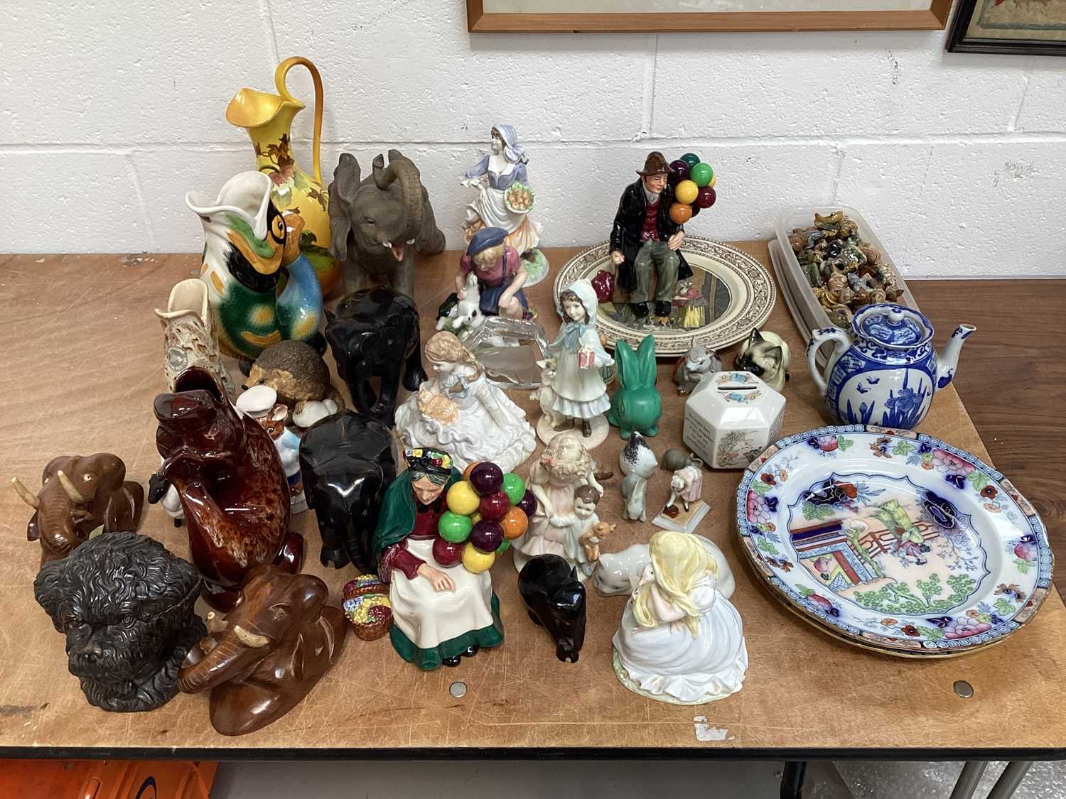 Lot 5044 - Collection of ceramics to include Coalport figures, Royal Doulton figures, Whimsies, etc