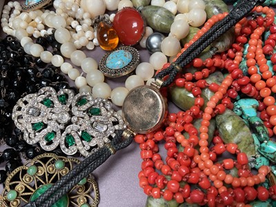 Lot 49 - Group of vintage costume jewellery and a 9ct gold cased Smiths Astral ladies' wristwatch on cord strap