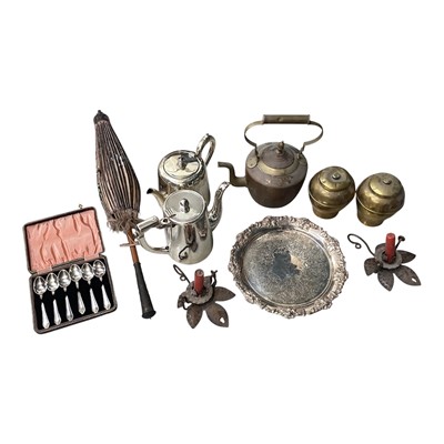 Lot 5020 - Collection of silver plate to include tea caddy, boxed cutlery and sundries