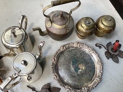Lot 5020 - Collection of silver plate to include tea caddy, boxed cutlery and sundries