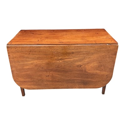 Lot 1423 - George III mahogany drop-leaf dining table, 160 x 108cm extended