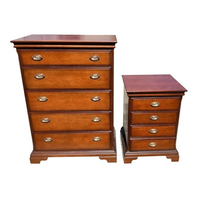 Lot 5375 - Contemporary Stag chest of five draws, together with a matching Stag bedside chest of four draws. The chest of draws 116 x 81 x 46cm, (2)