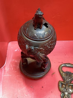 Lot 5086 - Group of mostly Oriental items, including a pair of Japanese vases, a koro, etc