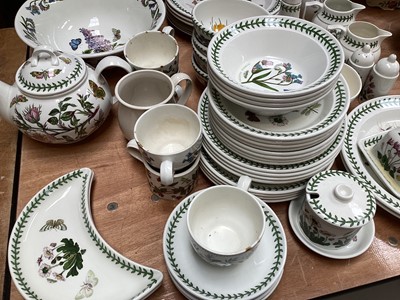 Lot 5053 - Portmeirion The Botanic Gardens tea and dinner service