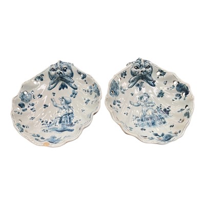 Lot 86 - Pair of Cantagalli shell-shaped dishes