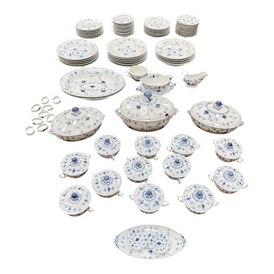 Lot 91 - Extensive Royal Copenhagen blue fluted dinner service