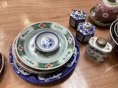 Lot 5070 - Collection of antique oriental porcelain to include Chinese Imari plates, Famille Vert tea caddy etc