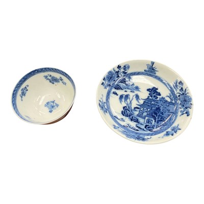 Lot 89 - Rare Chinese blue and white crested tea bowl and saucer, circa 1760-80