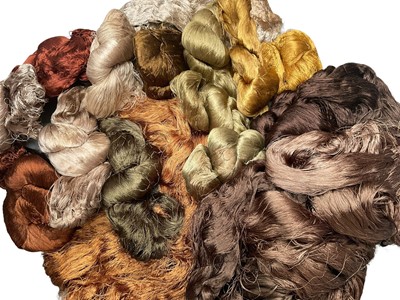 Lot 2577 - 5 large bags of skeins various colours (qty)