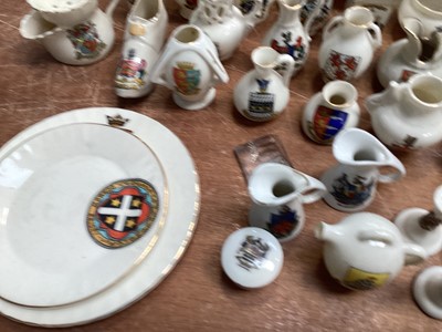 Lot 5081 - Collection of crested ware including local interest