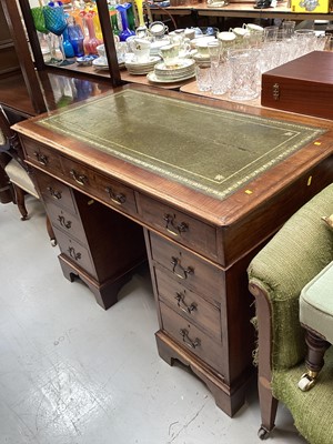 Lot 5338 - Edwardian mahogany kneehole desk