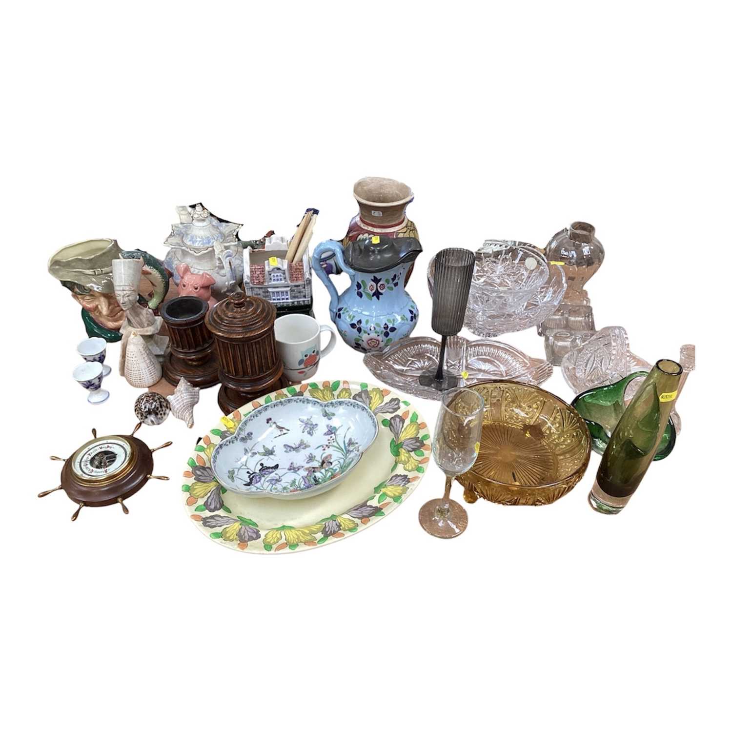 Lot 5178 - Group of ceramics and glassware to include Royal Doulton character jug, NatWest piggy bank etc