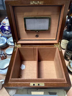 Lot 5137 - Dunhill oak cased humidor with engraved plaque