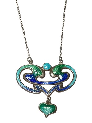 Lot 60 - Art Nouveau silver and enamel pendant necklace